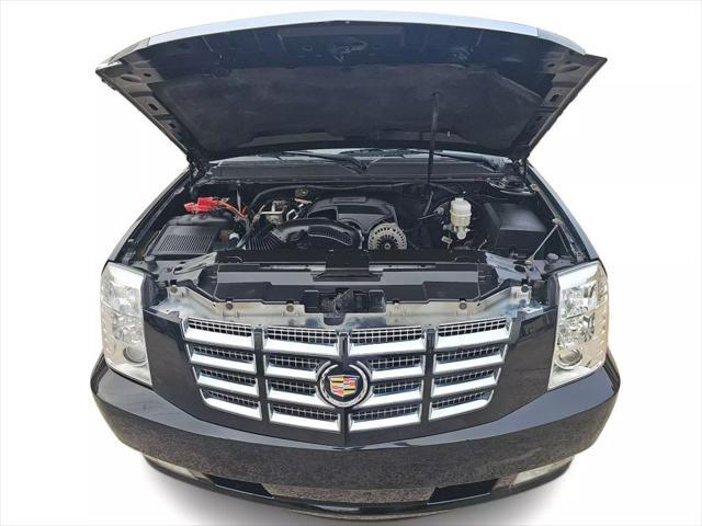 used 2012 Cadillac Escalade ESV car, priced at $11,995