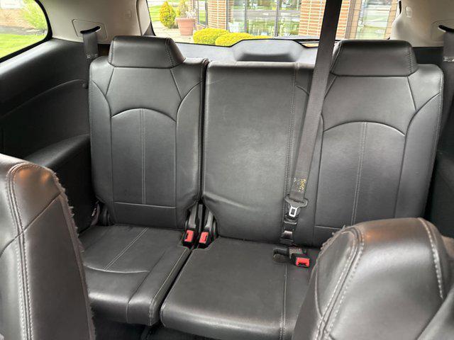 used 2017 Chevrolet Traverse car, priced at $13,300