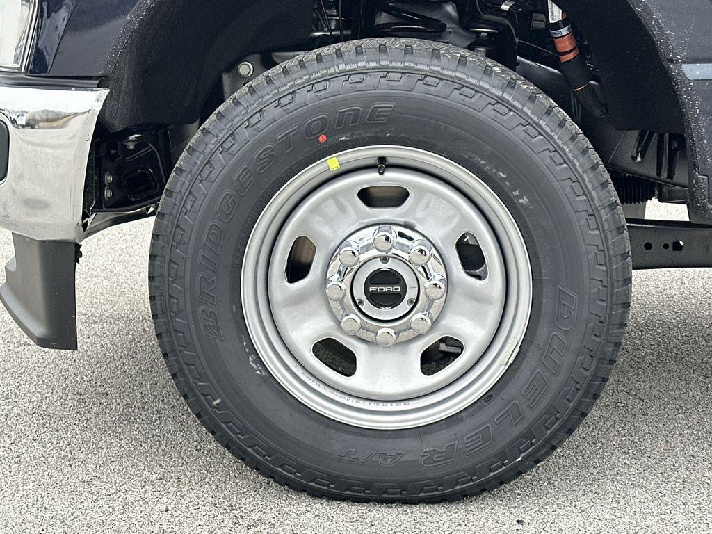 new 2025 Ford F-350 car, priced at $59,384