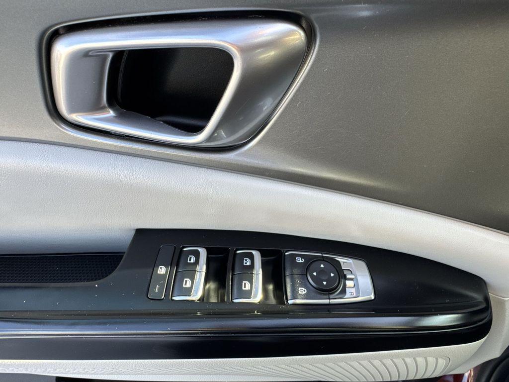 used 2022 Kia Carnival car, priced at $21,897