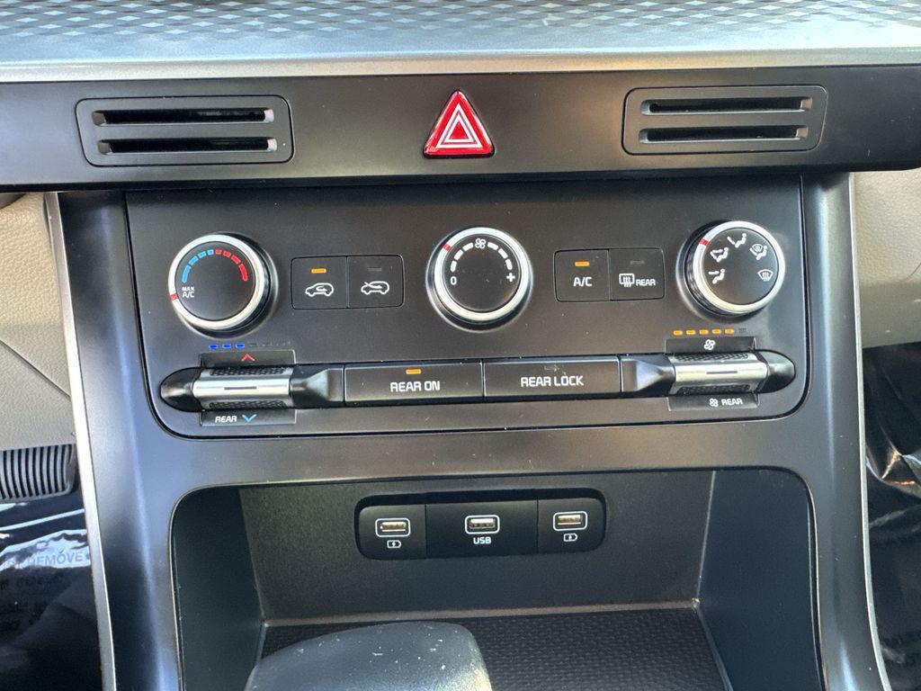 used 2022 Kia Carnival car, priced at $21,897