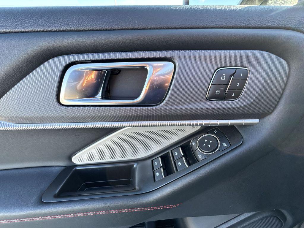 new 2025 Ford Explorer car, priced at $56,294