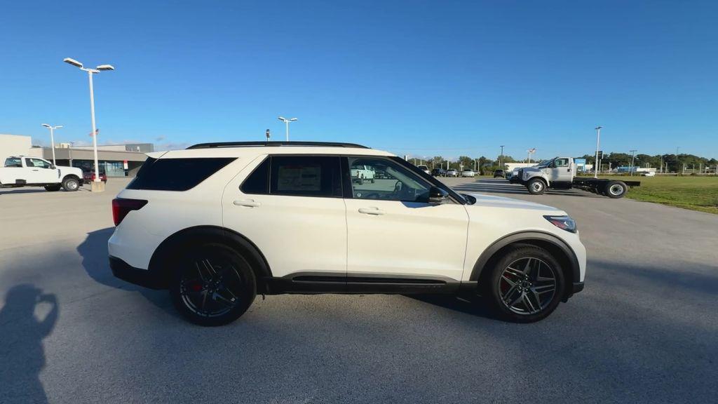 new 2025 Ford Explorer car, priced at $56,294