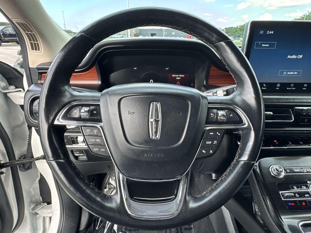 used 2022 Lincoln Nautilus car, priced at $34,627