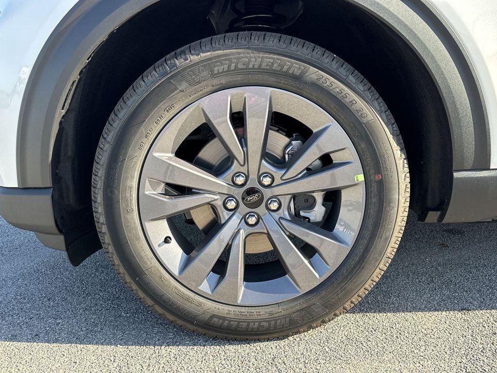 new 2025 Ford Explorer car, priced at $45,932