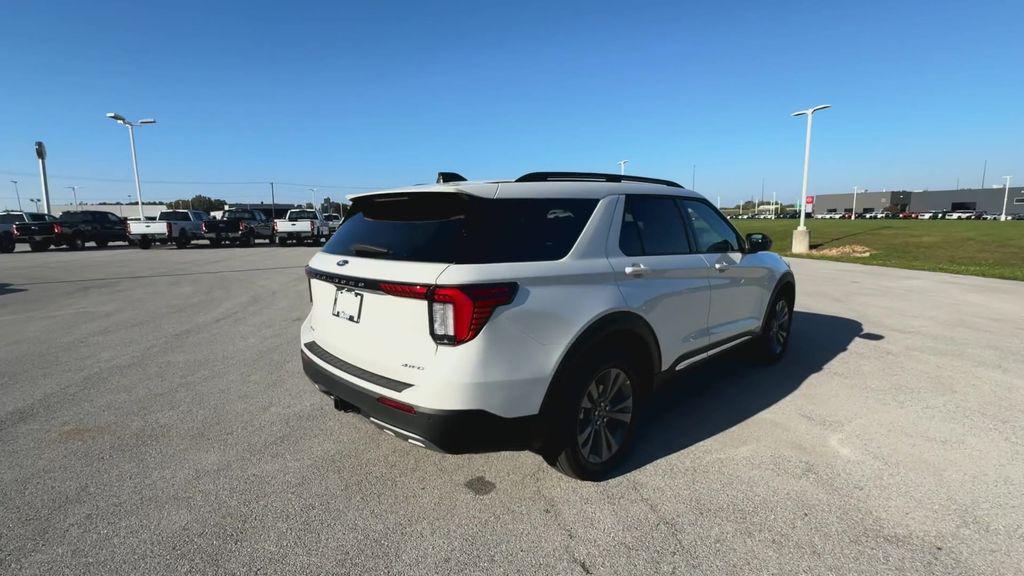 new 2025 Ford Explorer car, priced at $45,932