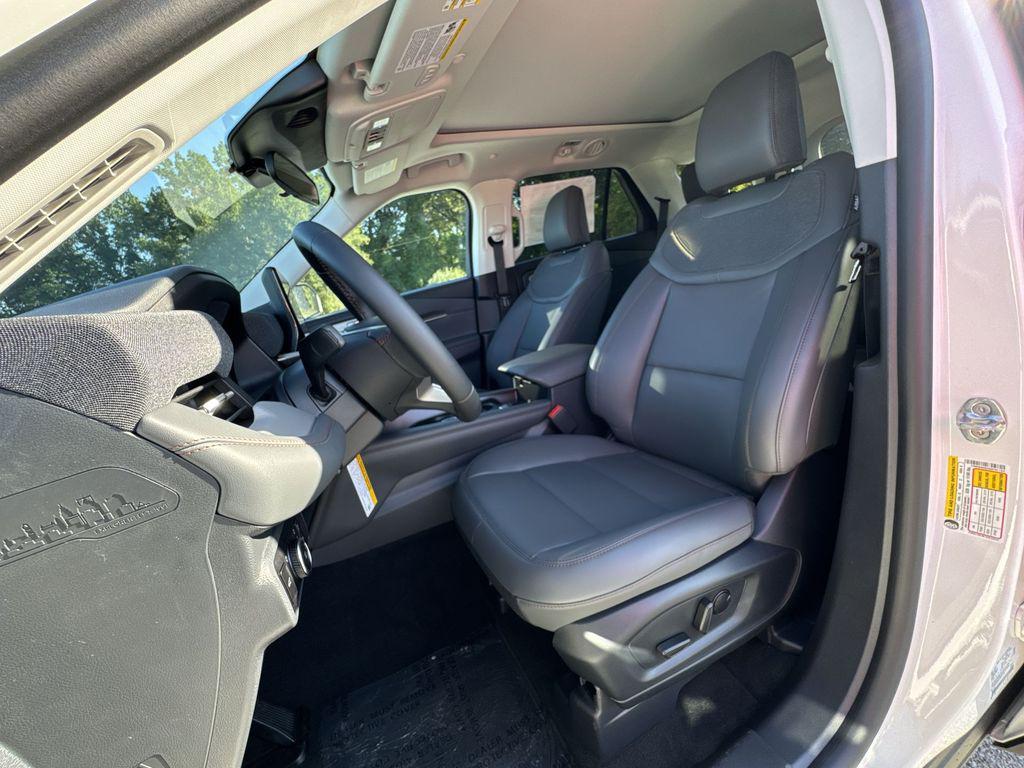 new 2025 Ford Explorer car, priced at $45,932