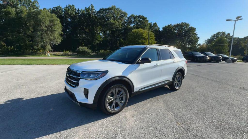new 2025 Ford Explorer car, priced at $45,932