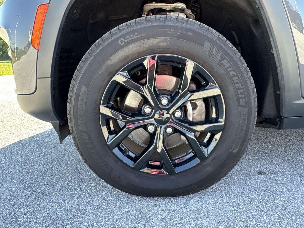 used 2024 Jeep Grand Cherokee car, priced at $34,601