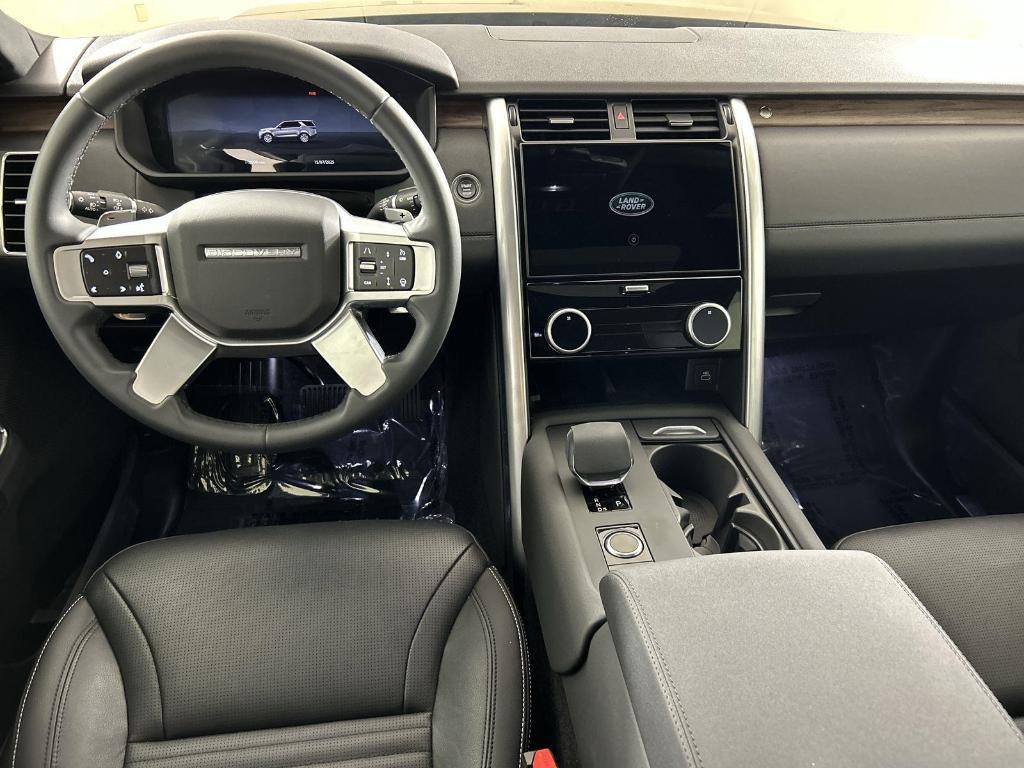 used 2025 Land Rover Discovery car, priced at $53,998