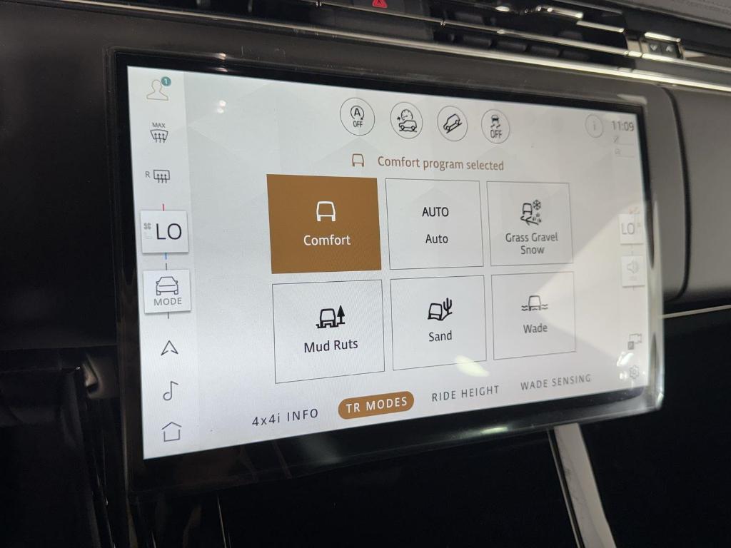 new 2025 Land Rover Range Rover Sport car, priced at $101,550