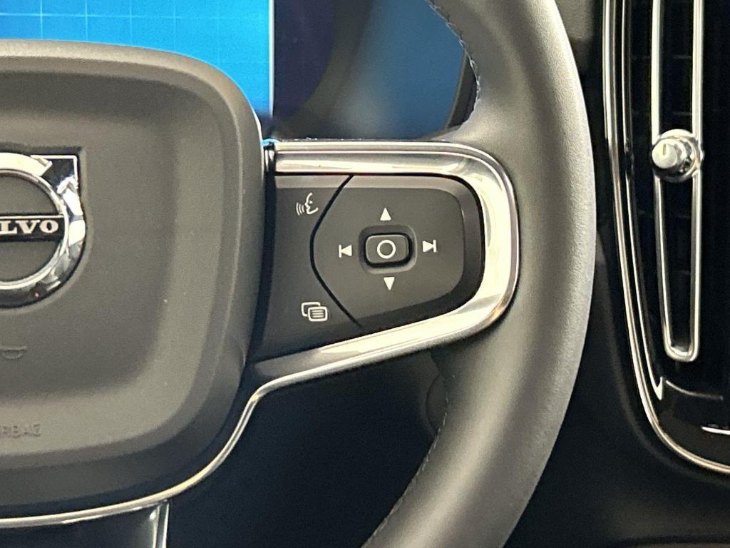 used 2022 Volvo C40 Recharge Pure Electric car, priced at $31,998