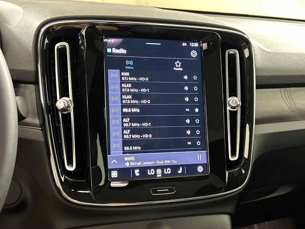 used 2022 Volvo C40 Recharge Pure Electric car, priced at $31,998