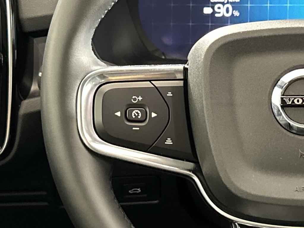 used 2022 Volvo C40 Recharge Pure Electric car, priced at $31,998