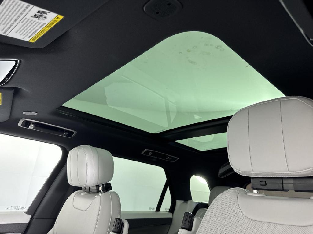 new 2025 Land Rover Range Rover Sport car, priced at $89,180