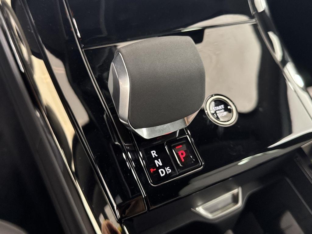 new 2025 Land Rover Range Rover Sport car, priced at $94,525