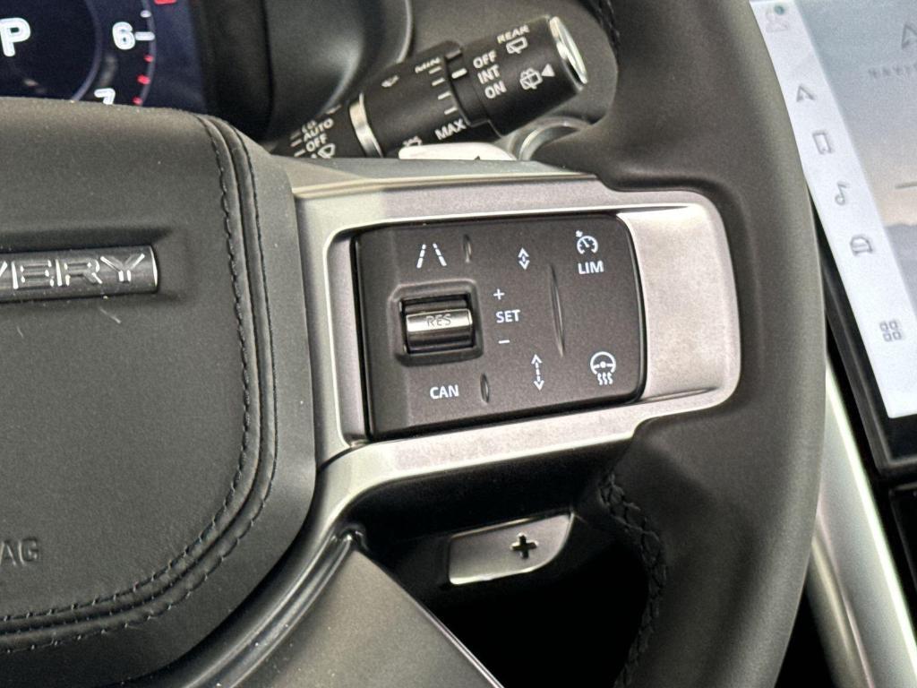 new 2025 Land Rover Discovery car, priced at $86,315