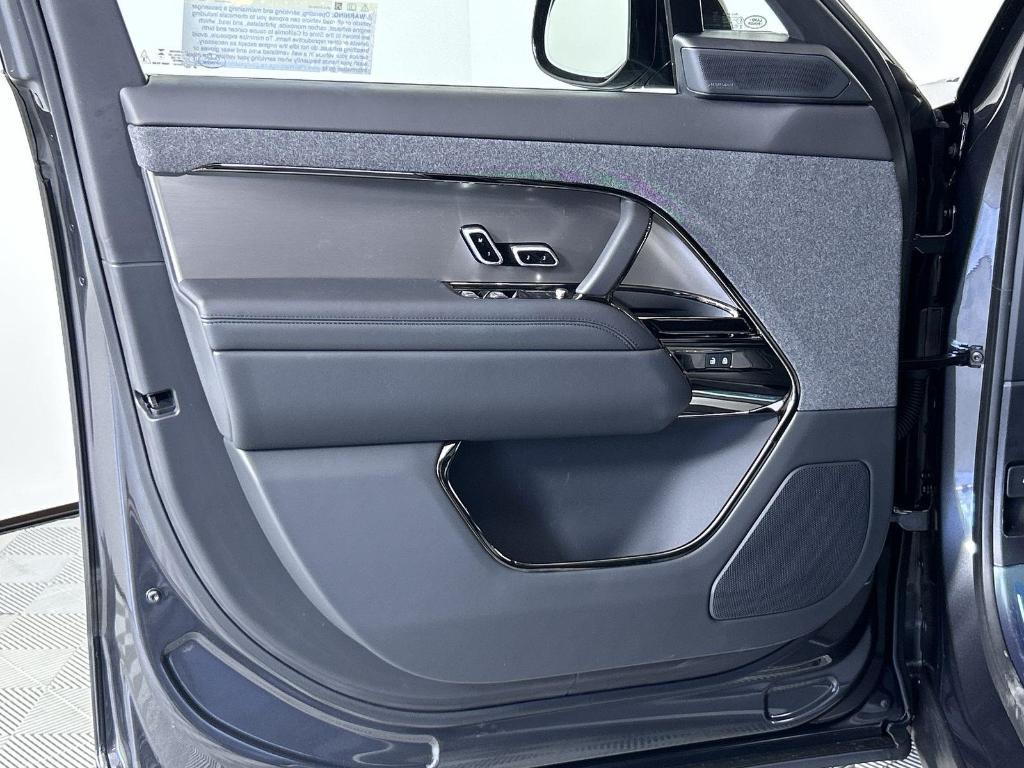 new 2025 Land Rover Range Rover Sport car, priced at $95,365