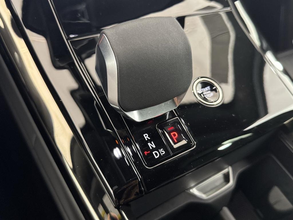 new 2025 Land Rover Range Rover Sport car, priced at $102,590
