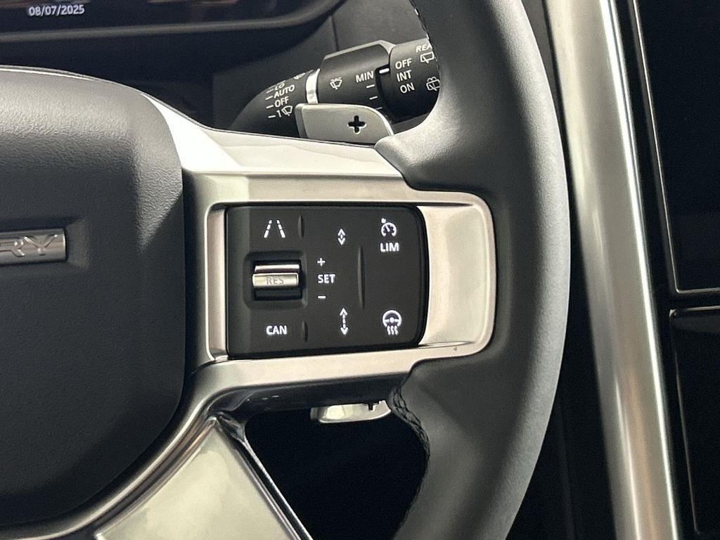 used 2025 Land Rover Discovery car, priced at $53,998