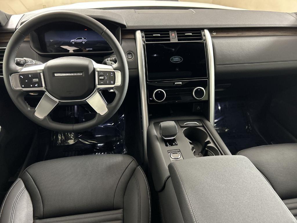 used 2025 Land Rover Discovery car, priced at $53,998
