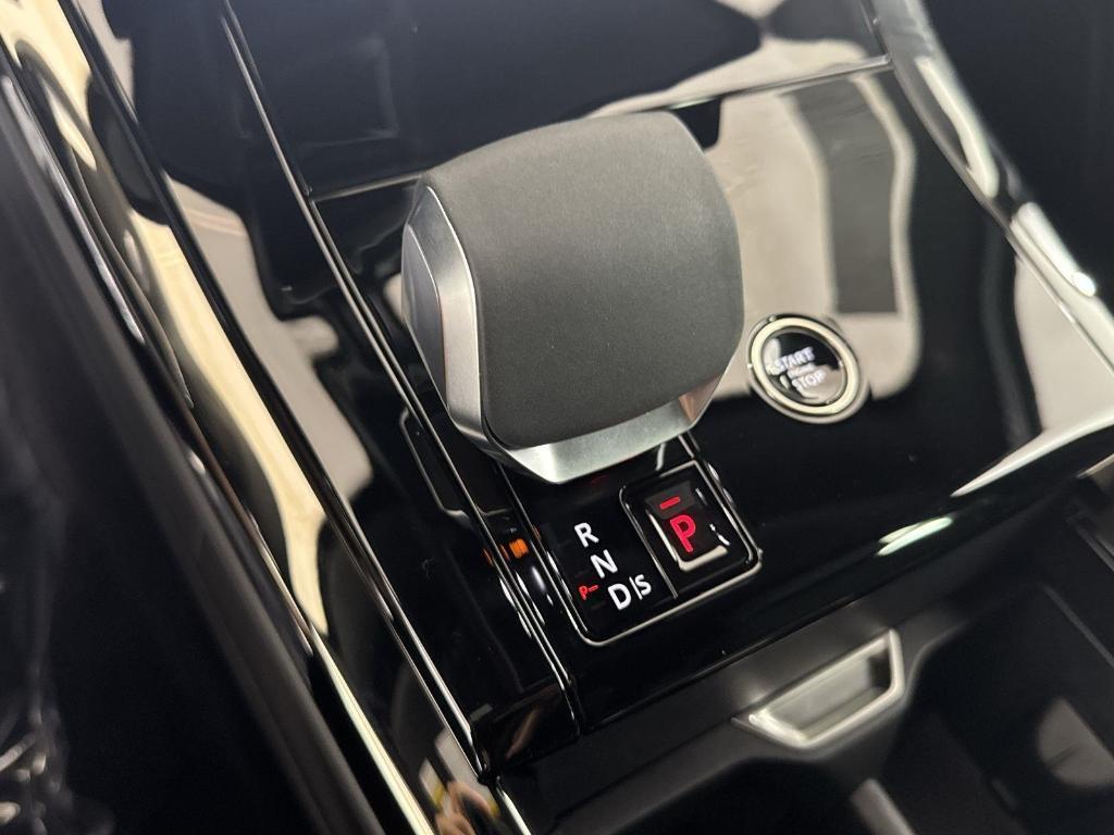 new 2025 Land Rover Range Rover Sport car, priced at $92,415