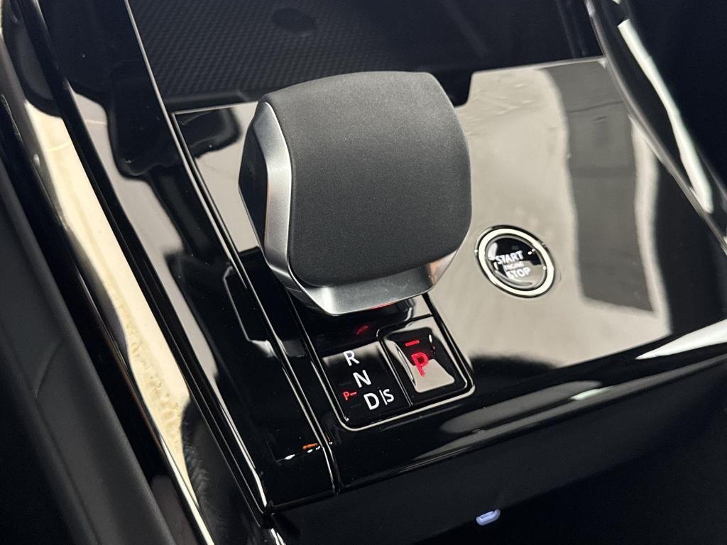 new 2025 Land Rover Range Rover Sport car, priced at $100,125