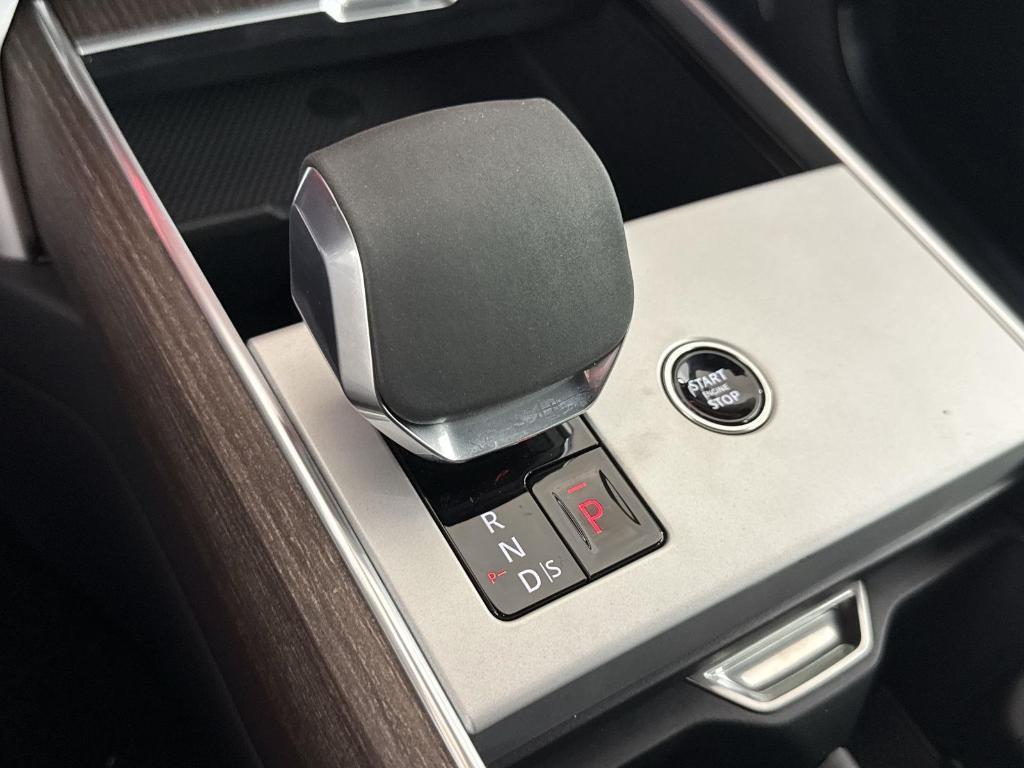 new 2025 Land Rover Range Rover car, priced at $130,655