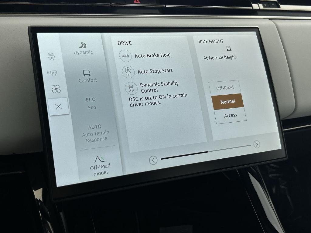 new 2025 Land Rover Range Rover Sport car, priced at $90,335