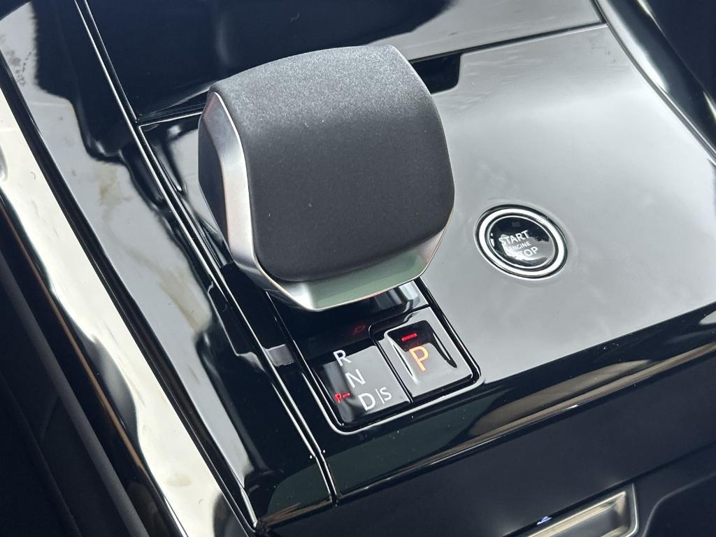 new 2025 Land Rover Range Rover Sport car, priced at $89,205