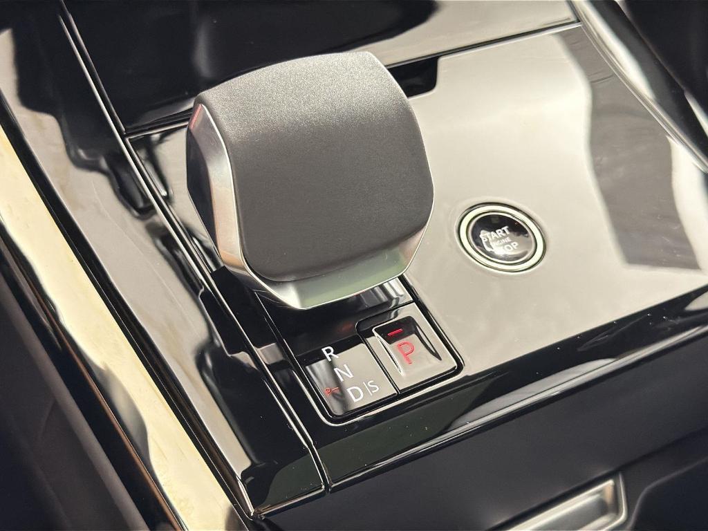 new 2025 Land Rover Range Rover Sport car, priced at $94,190