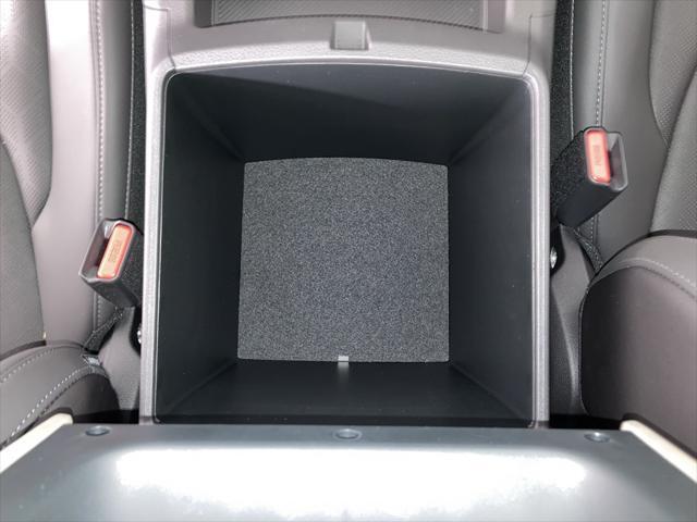 new 2025 Kia Carnival car, priced at $40,950