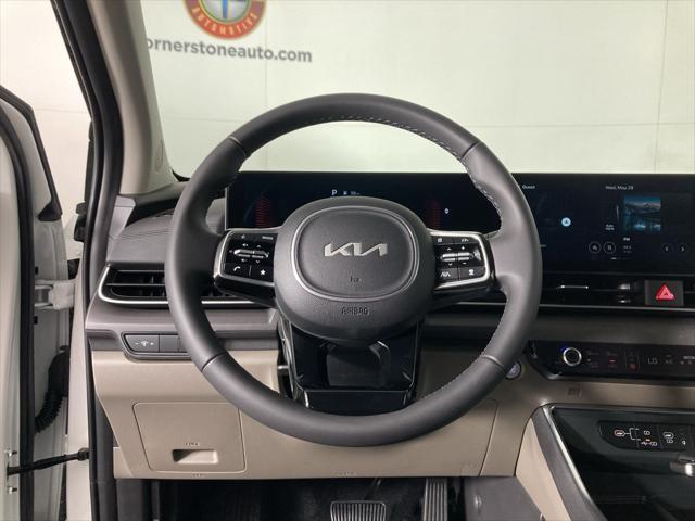 new 2025 Kia Carnival car, priced at $40,950