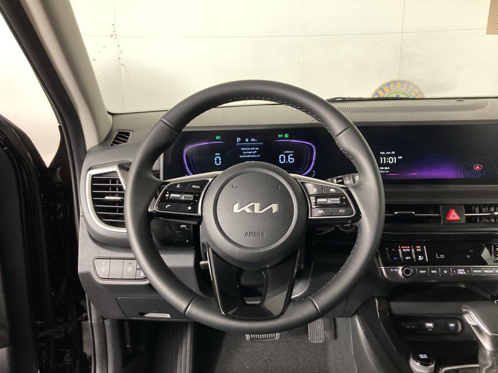 new 2025 Kia Seltos car, priced at $26,920