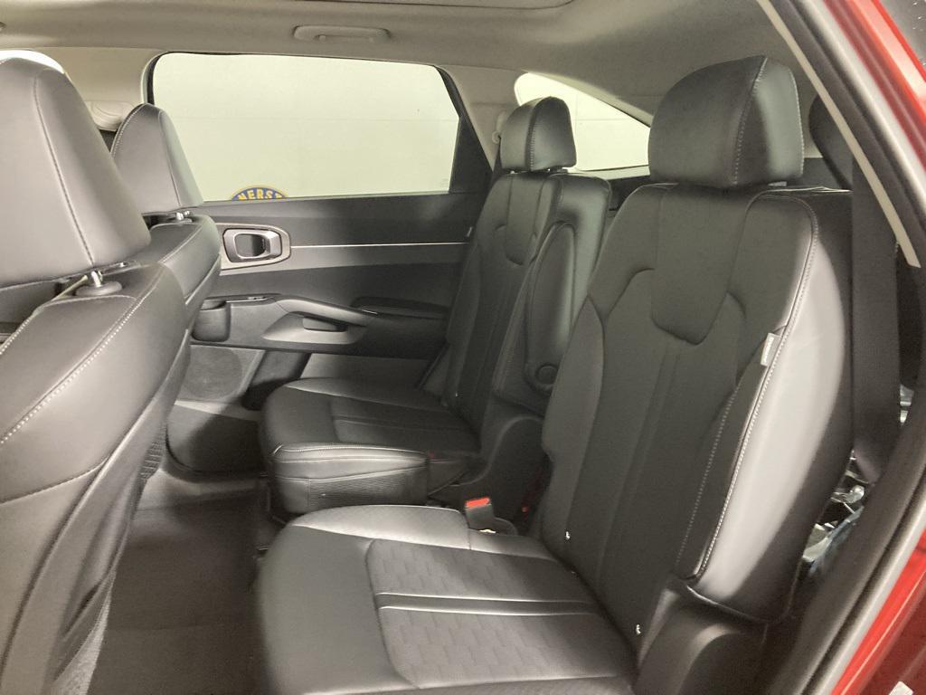 new 2025 Kia Sorento car, priced at $39,775