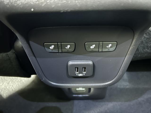 used 2020 Chevrolet Equinox car, priced at $24,999