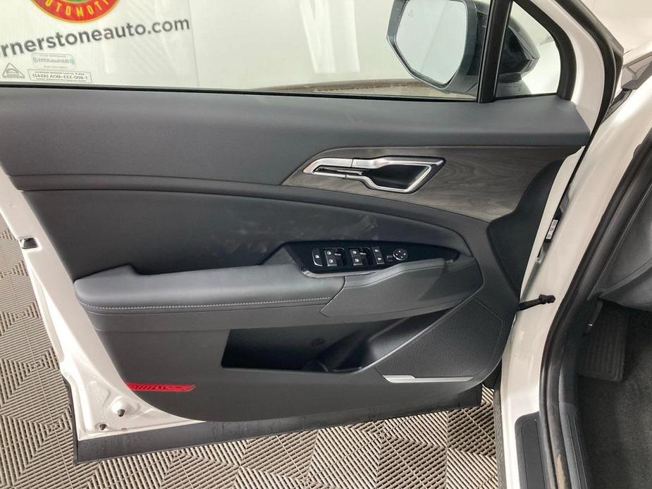 new 2024 Kia Sportage Plug-In Hybrid car, priced at $41,006