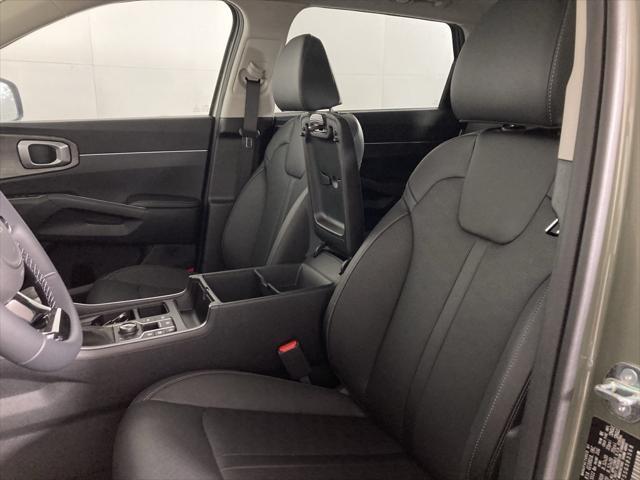 new 2025 Kia Sorento car, priced at $40,471