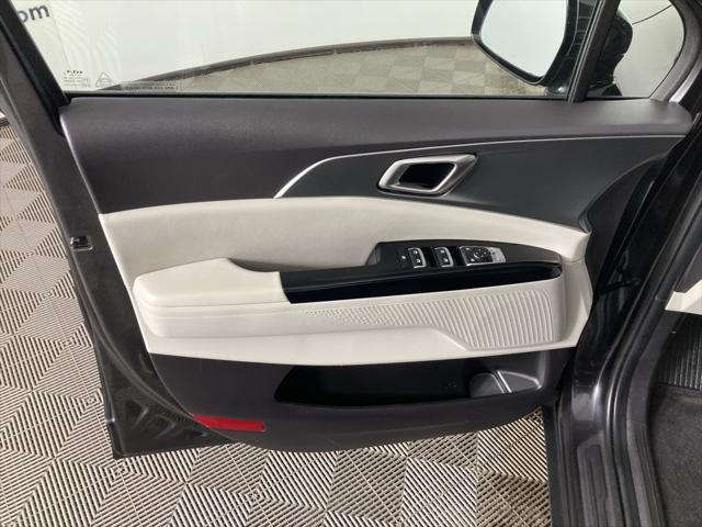 used 2024 Kia Carnival car, priced at $31,995