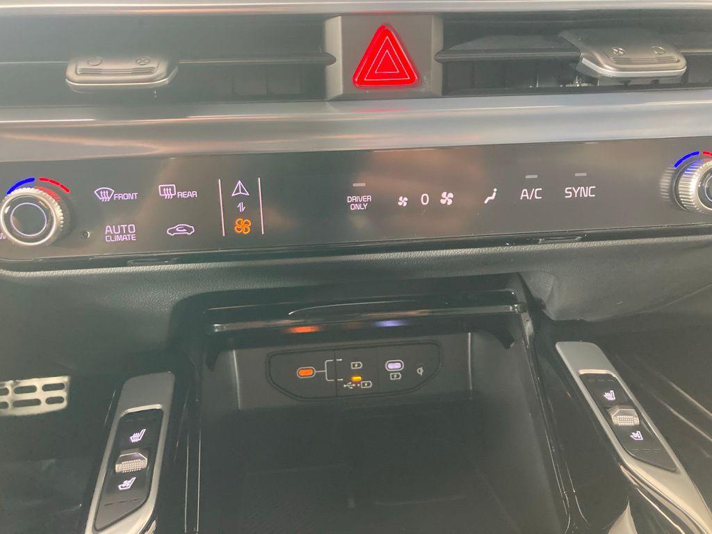 new 2026 Kia Sorento Hybrid car, priced at $44,870