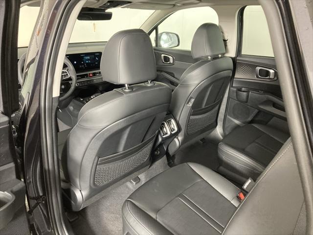 new 2025 Kia Sorento car, priced at $38,660