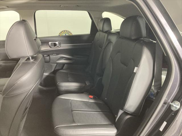 new 2025 Kia Sorento car, priced at $38,660