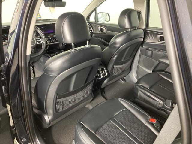 used 2022 Kia Sorento Hybrid car, priced at $30,999