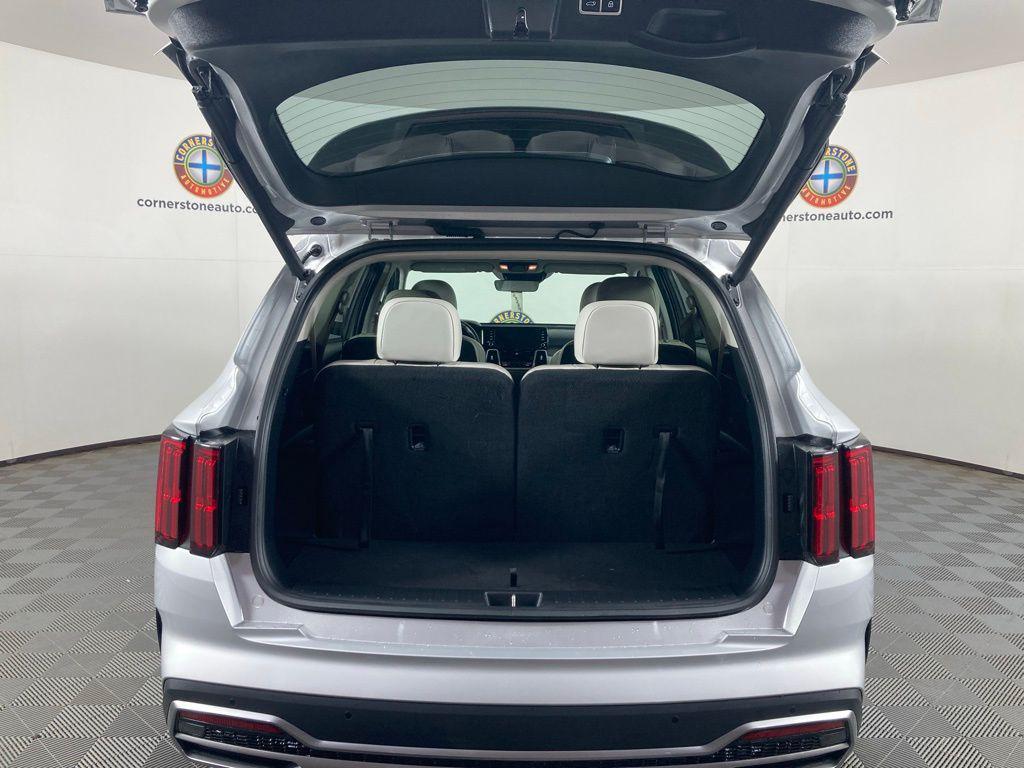 used 2022 Kia Sorento Plug-In Hybrid car, priced at $30,989