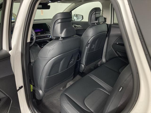 new 2025 Kia Sportage Hybrid car, priced at $39,214