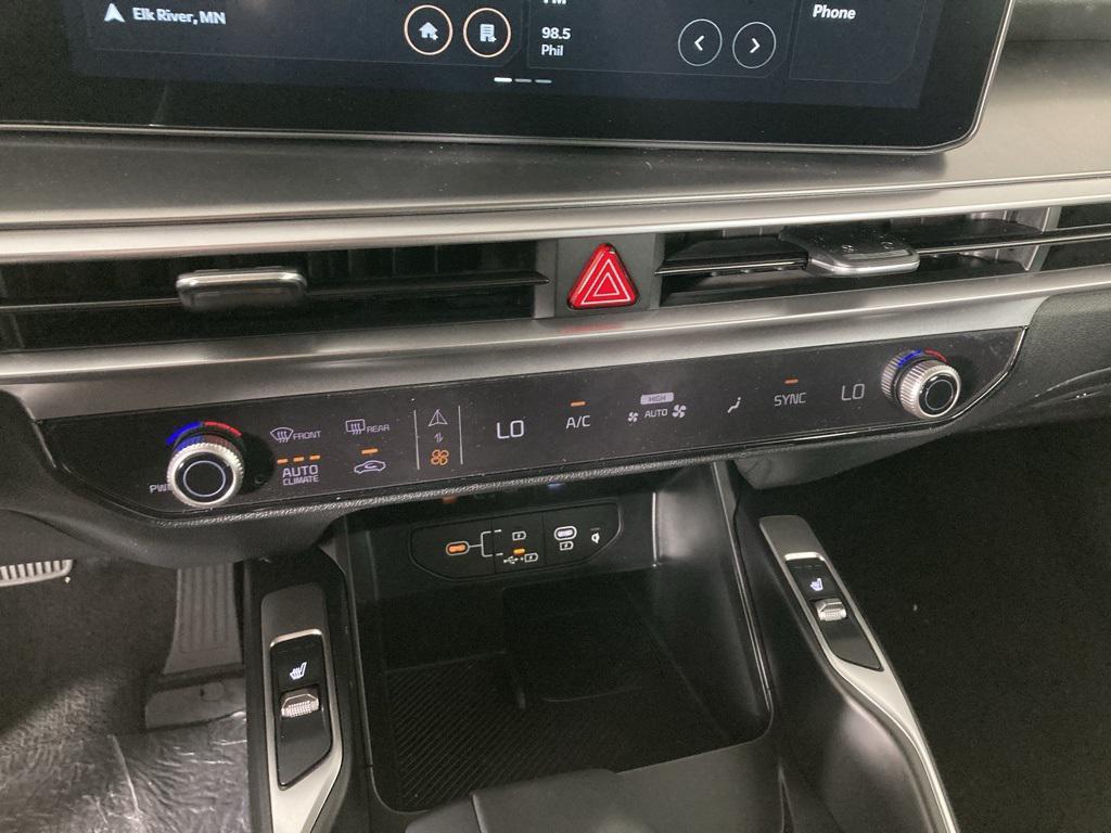 new 2025 Kia Sorento car, priced at $35,499