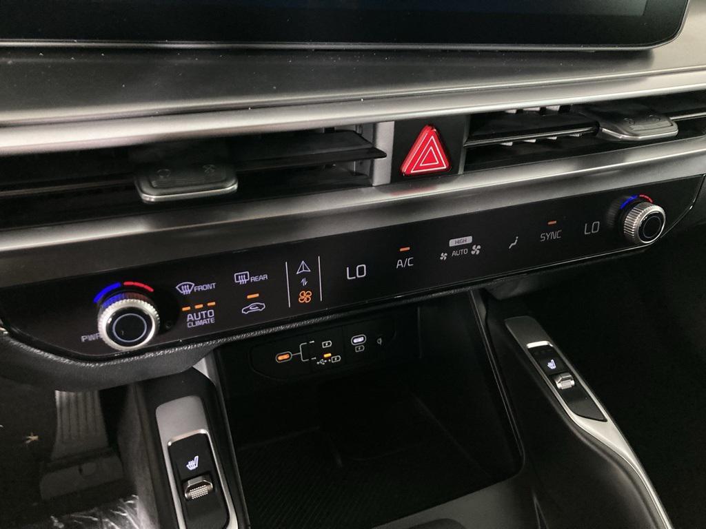 new 2025 Kia Sorento car, priced at $35,499