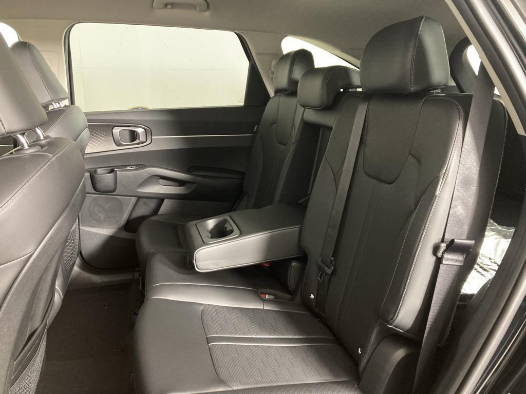 new 2025 Kia Sorento car, priced at $35,499