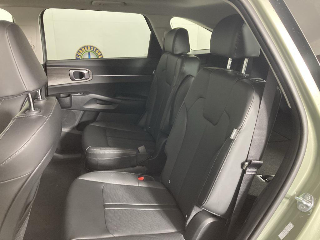 new 2025 Kia Sorento car, priced at $39,252