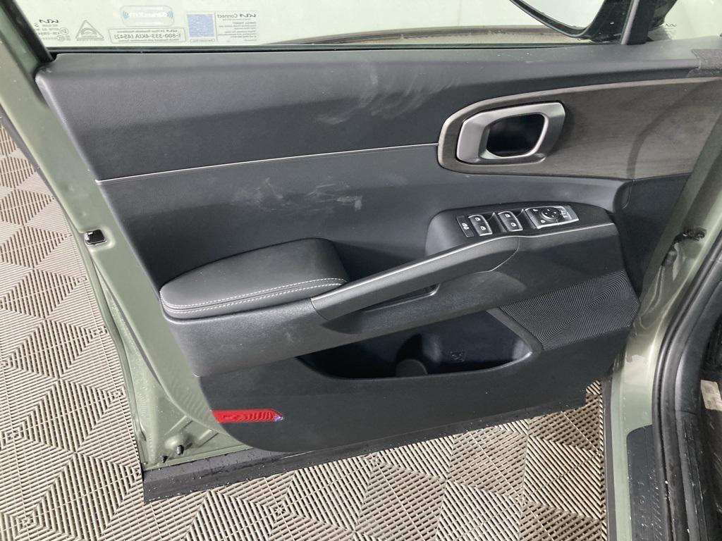 new 2025 Kia Sorento car, priced at $39,252